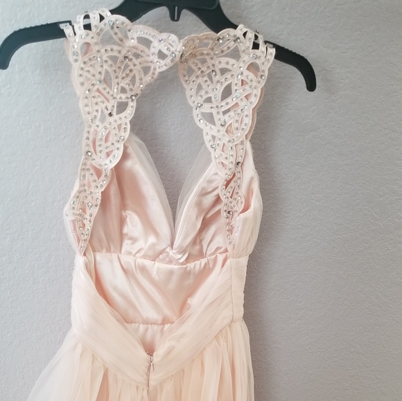 Beautiful short dress - Picture 2 of 3